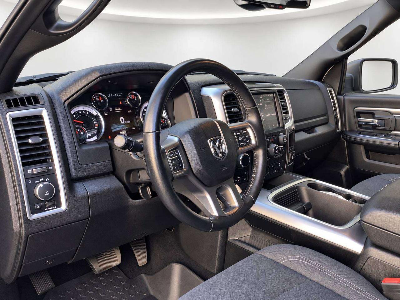 2024 RAM 1500 Warlock Crew V8 | Heated Seats | Bed Liner | 4X4 Photo
