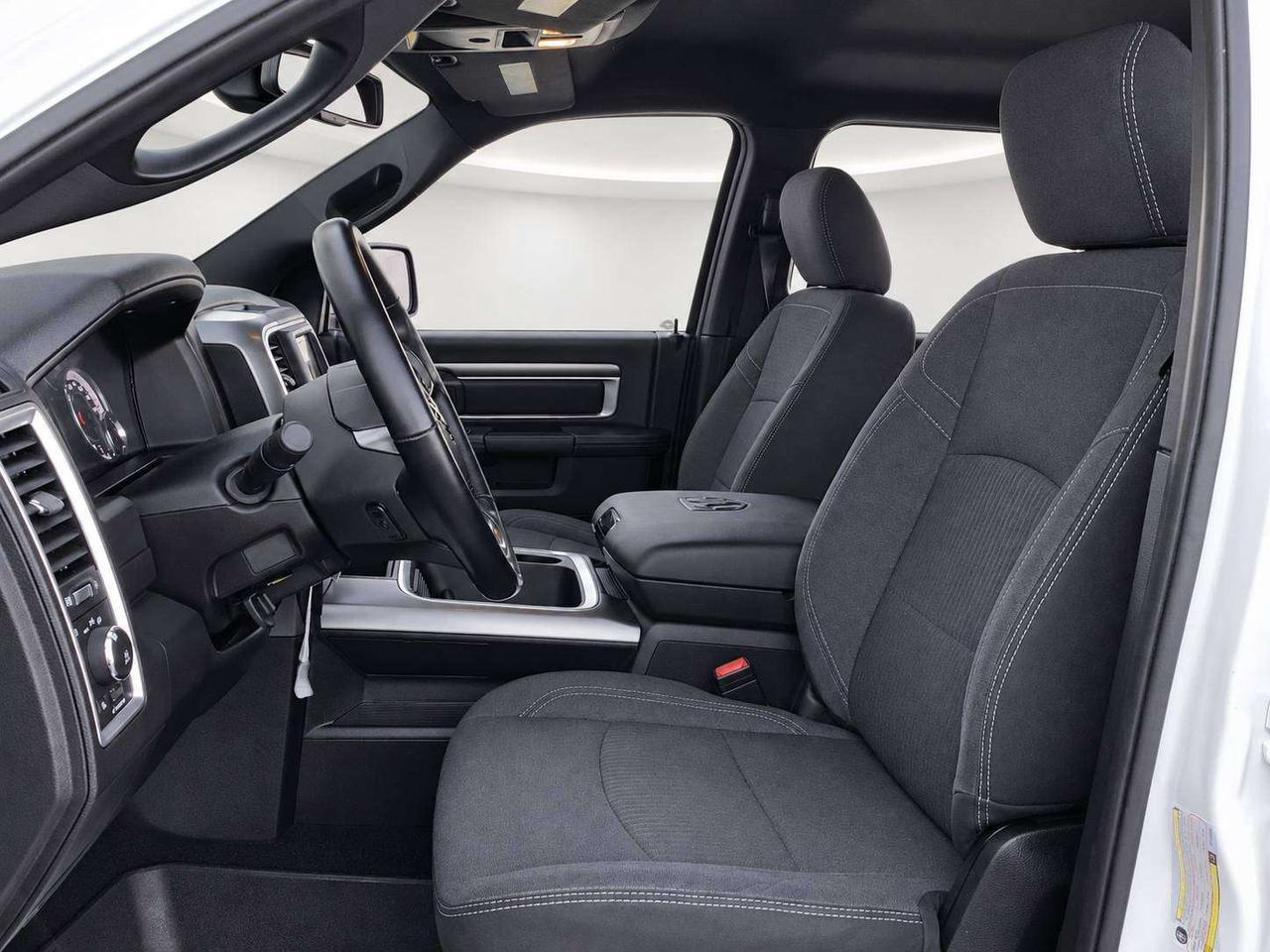 2024 RAM 1500 Warlock Crew V8 | Heated Seats | Bed Liner | 4X4 Photo