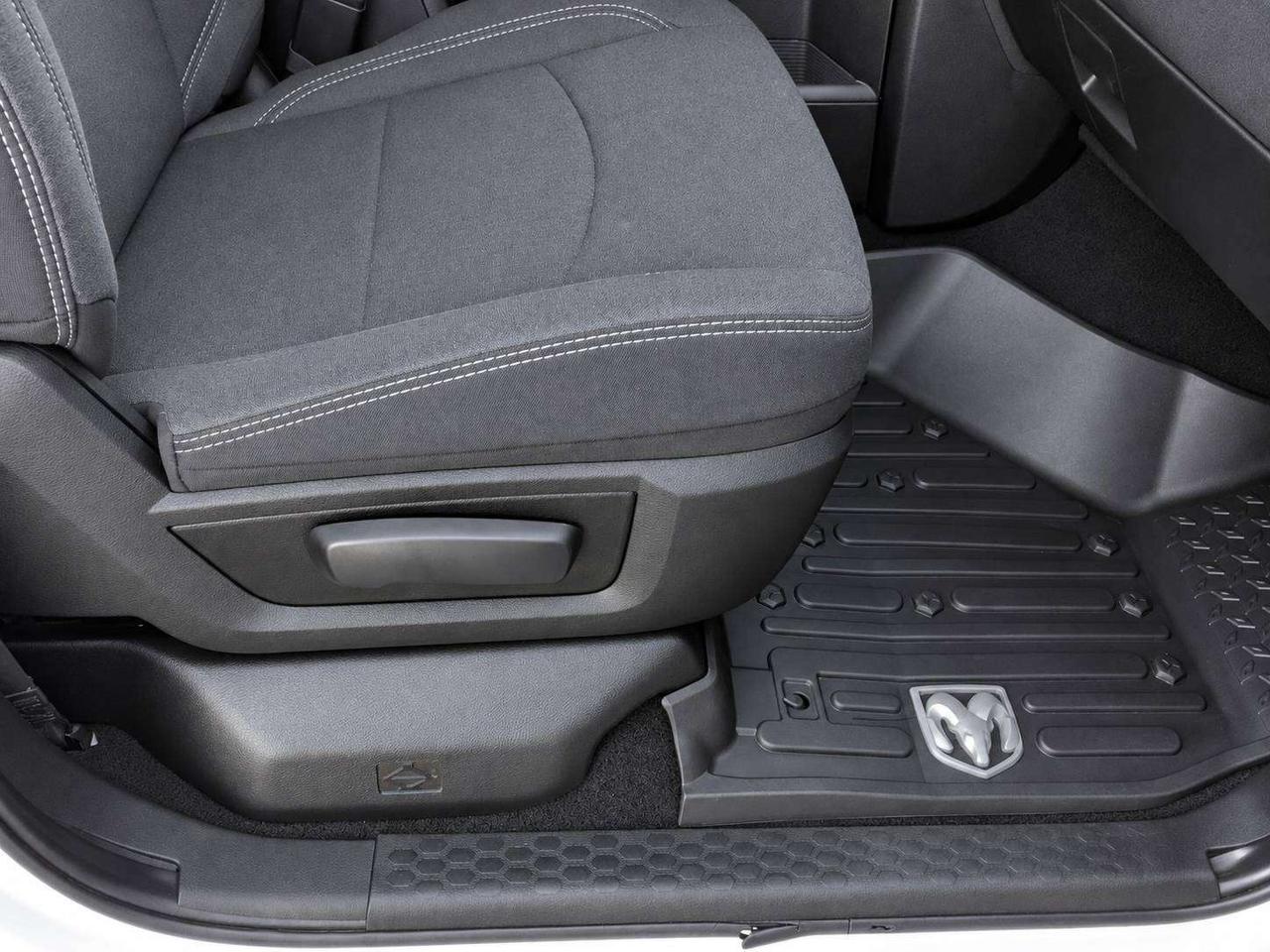 2024 RAM 1500 Warlock Crew V8 | Heated Seats | Bed Liner | 4X4 Photo