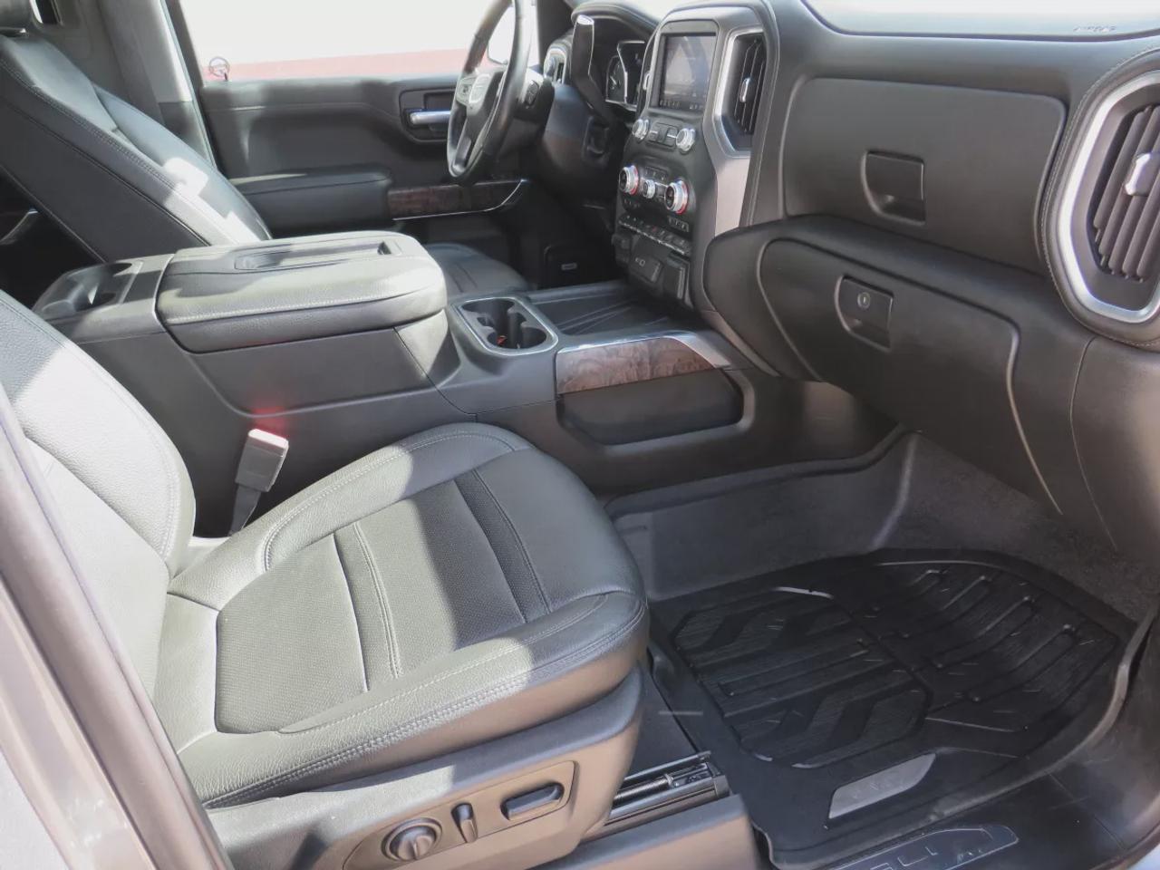 2019 GMC Sierra 1500 Denali | 4WD | Automatic | Crew Cab | Short Bed | Alloy Wheels | Leather Seats |  Power, Heated & Cooled Front Seats | Heated Rear Seats | Heated Steering Wheel |  Multi-Zone Climate Control | Back-Up Camera | Blind Spot Monitor | Cross Traffic Alert | La Photo