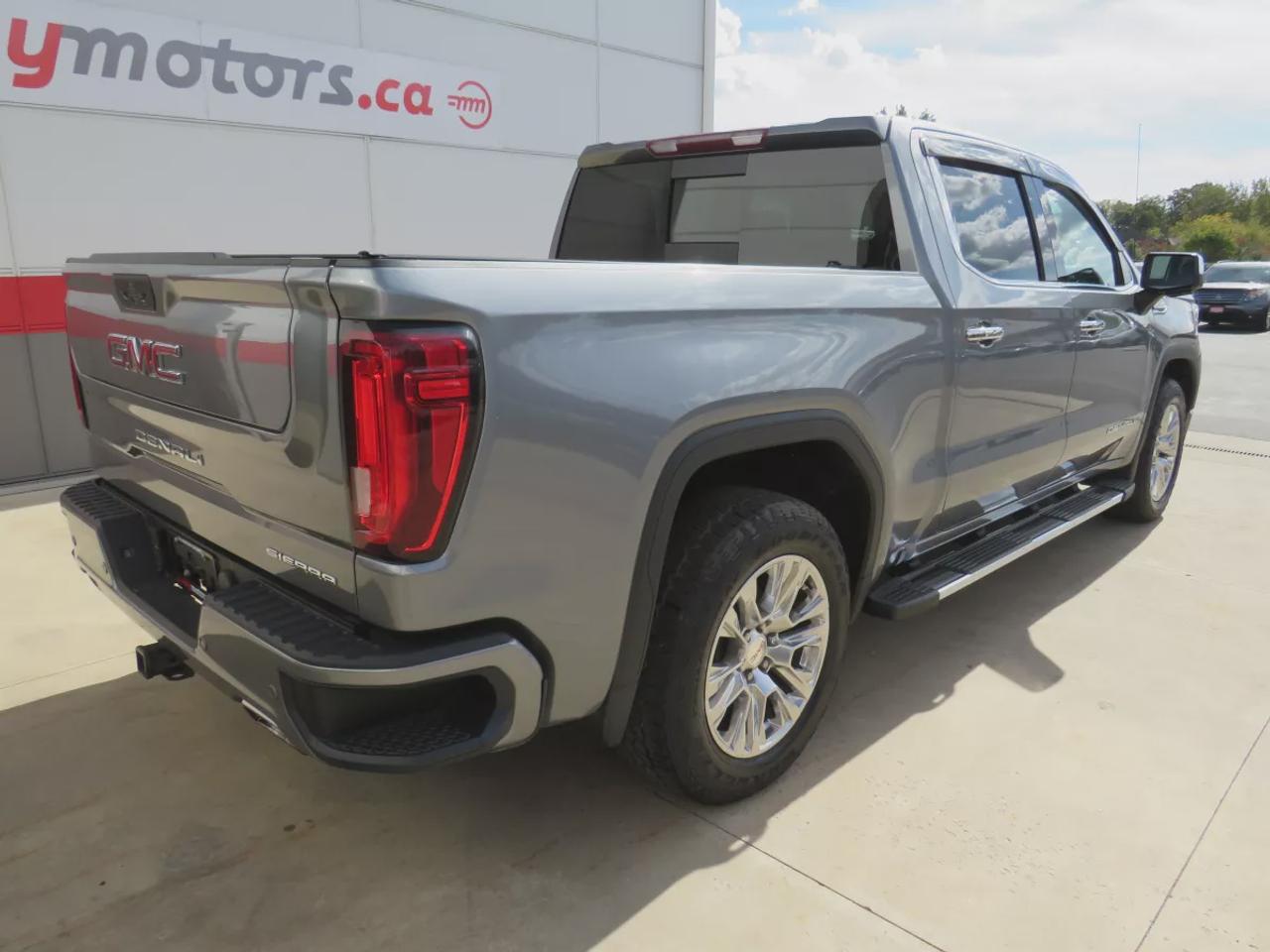 2019 GMC Sierra 1500 Denali | 4WD | Automatic | Crew Cab | Short Bed | Alloy Wheels | Leather Seats |  Power, Heated & Cooled Front Seats | Heated Rear Seats | Heated Steering Wheel |  Multi-Zone Climate Control | Back-Up Camera | Blind Spot Monitor | Cross Traffic Alert | La Photo