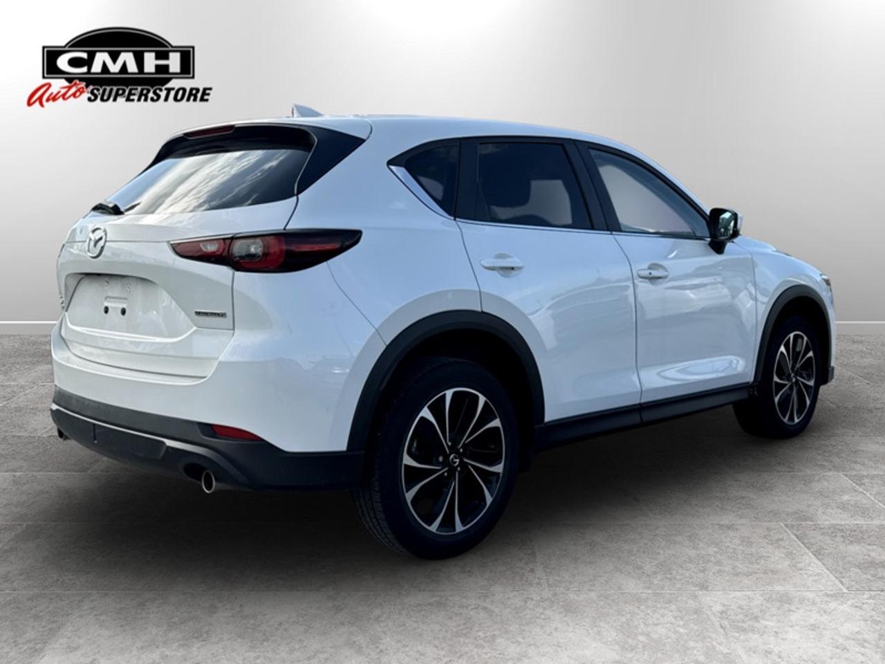 2024 Mazda CX-5 GT  **GREAT MILEAGE** Photo