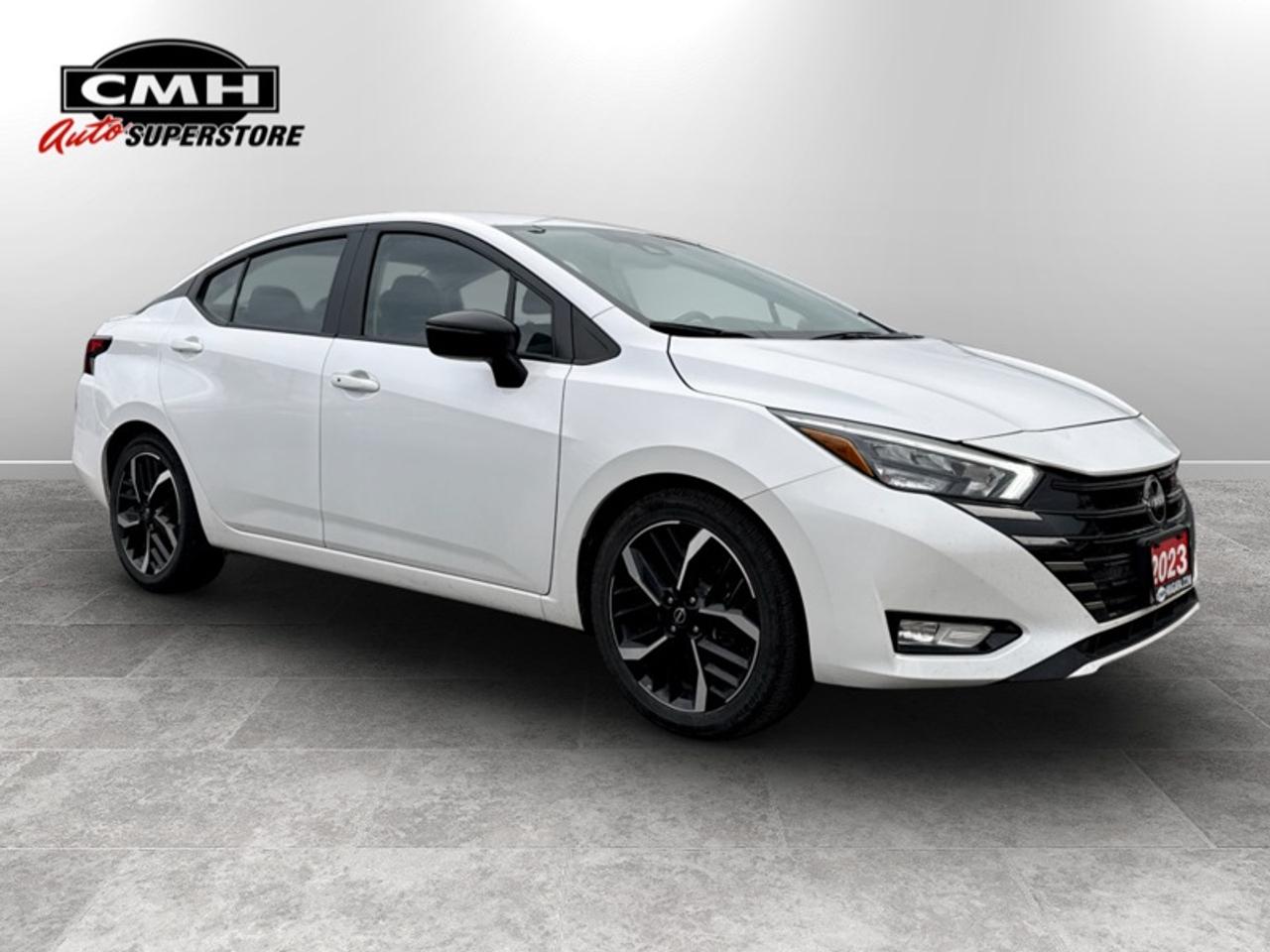 2023 Nissan Versa SR Photo