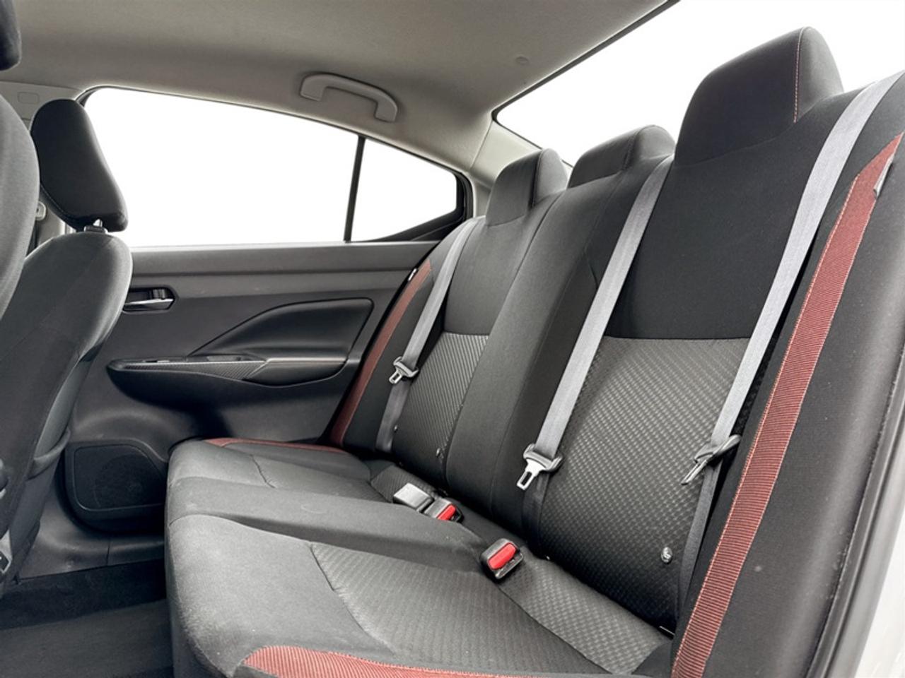2023 Nissan Versa SR Photo