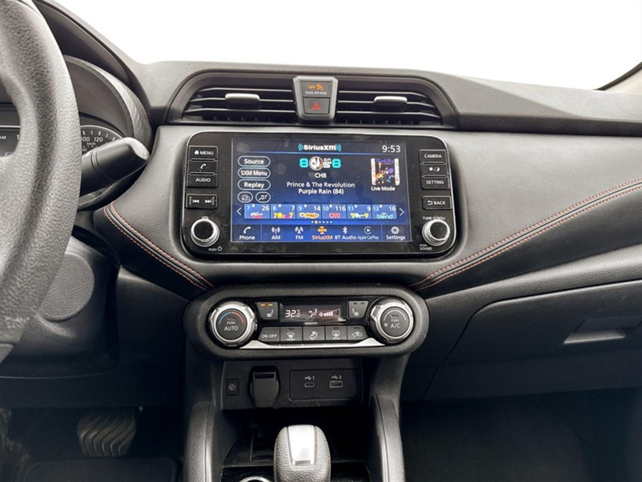 2023 Nissan Versa SR Photo