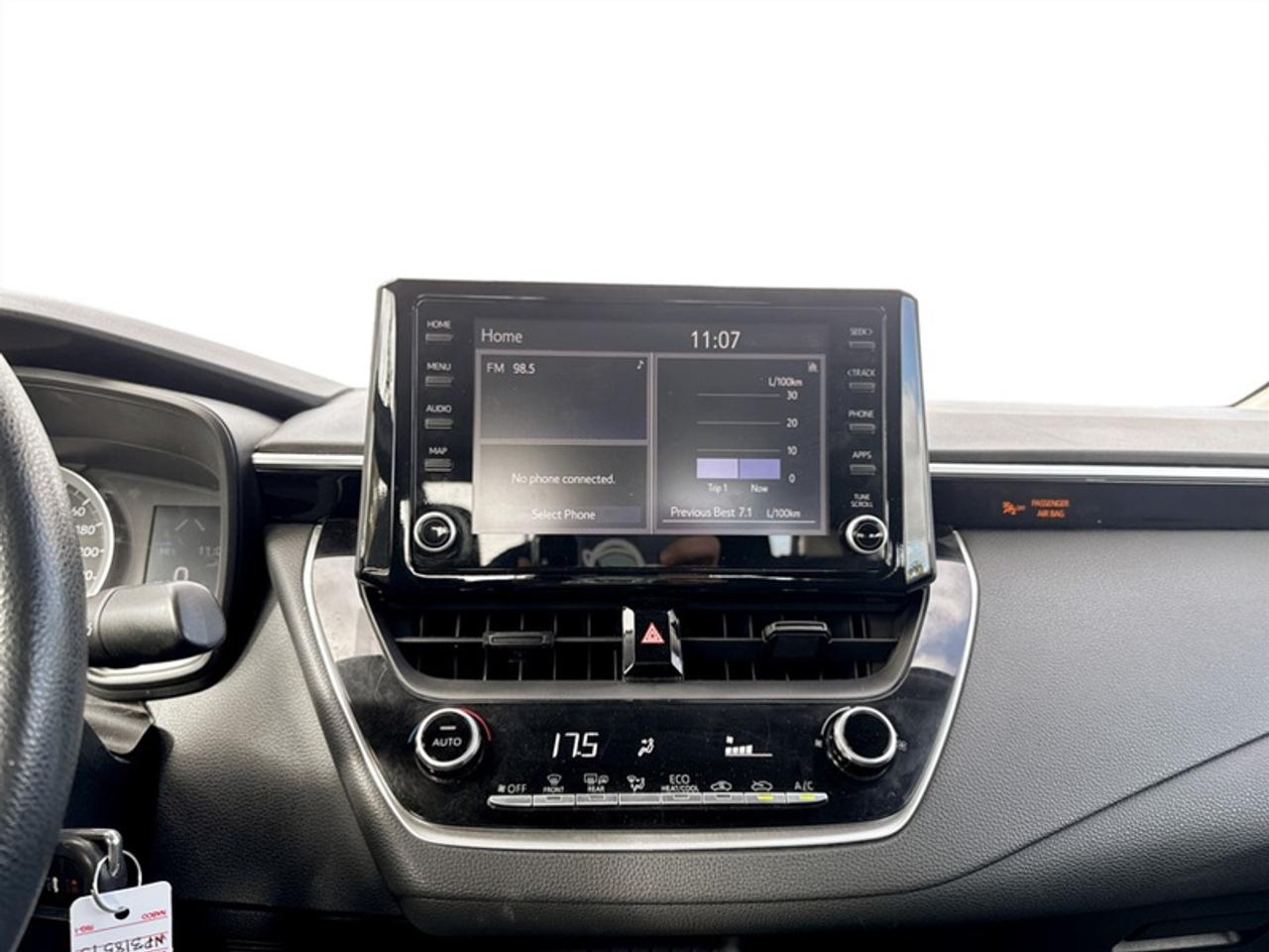 2022 Toyota Corolla LE Photo