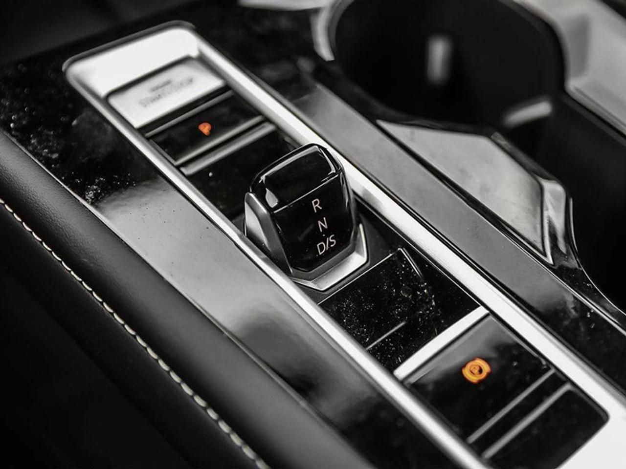 2026 Volkswagen Atlas Execline  - Massaging Seats Photo