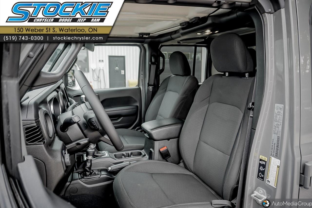 2023 Jeep Gladiator Willys 4x4 Photo
