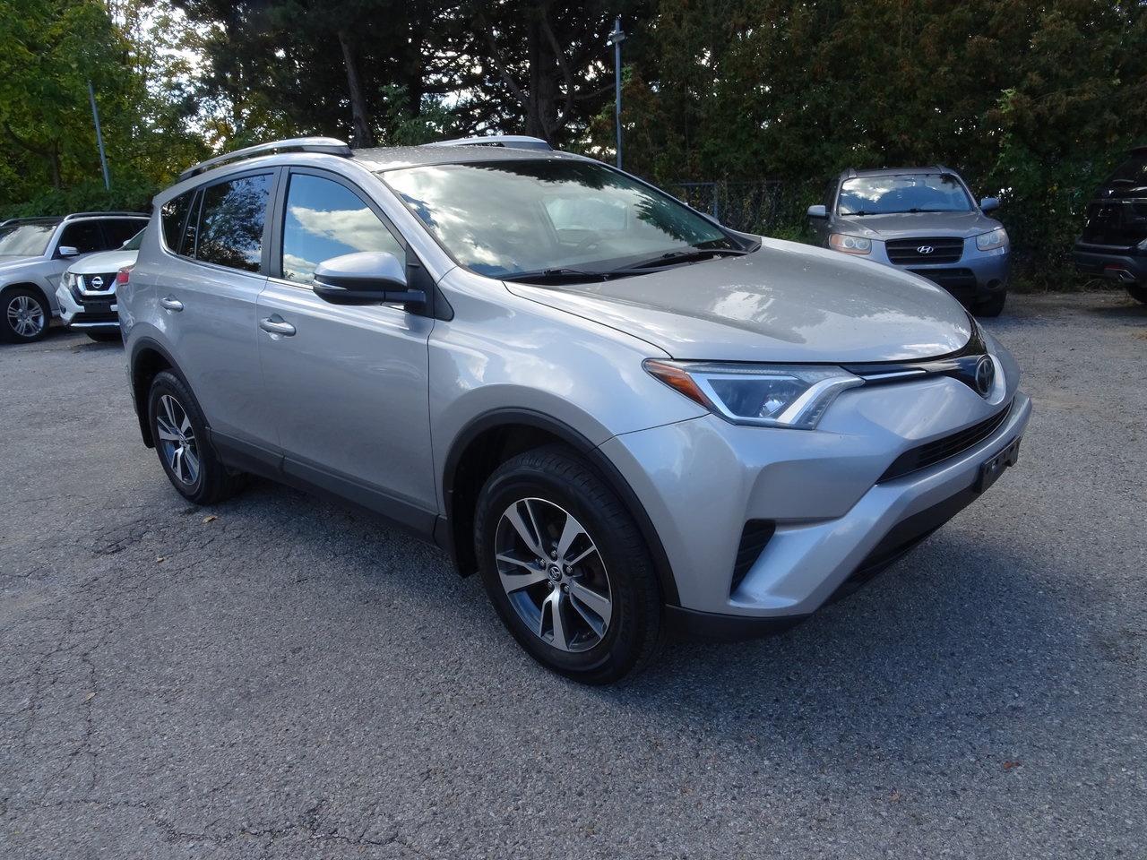2018 Toyota RAV4 LE Photo