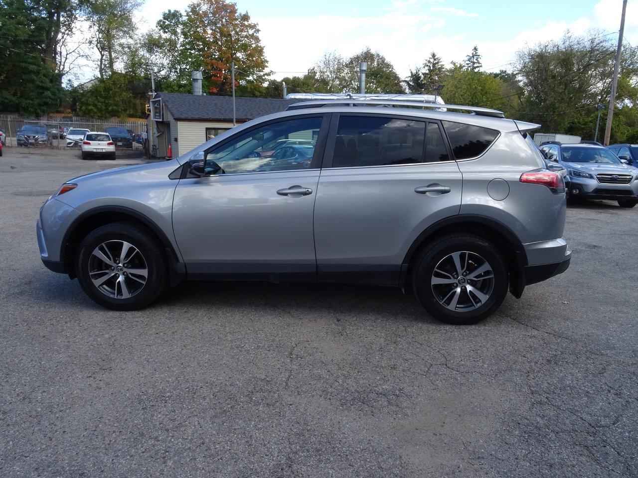 2018 Toyota RAV4 LE Photo