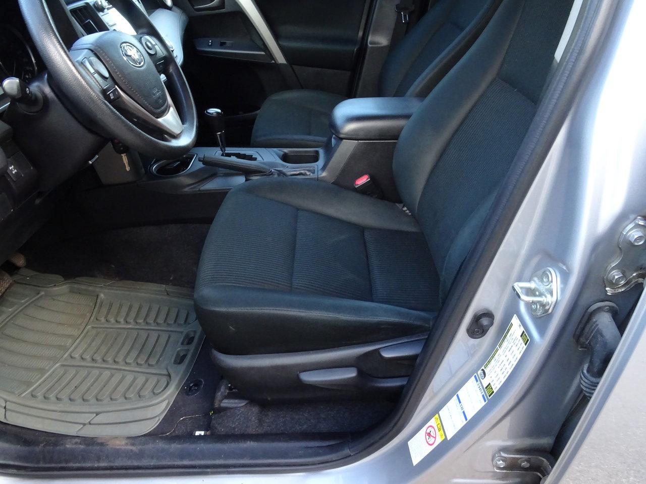 2018 Toyota RAV4 LE Photo
