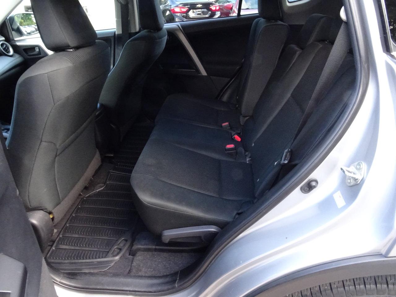 2018 Toyota RAV4 LE Photo