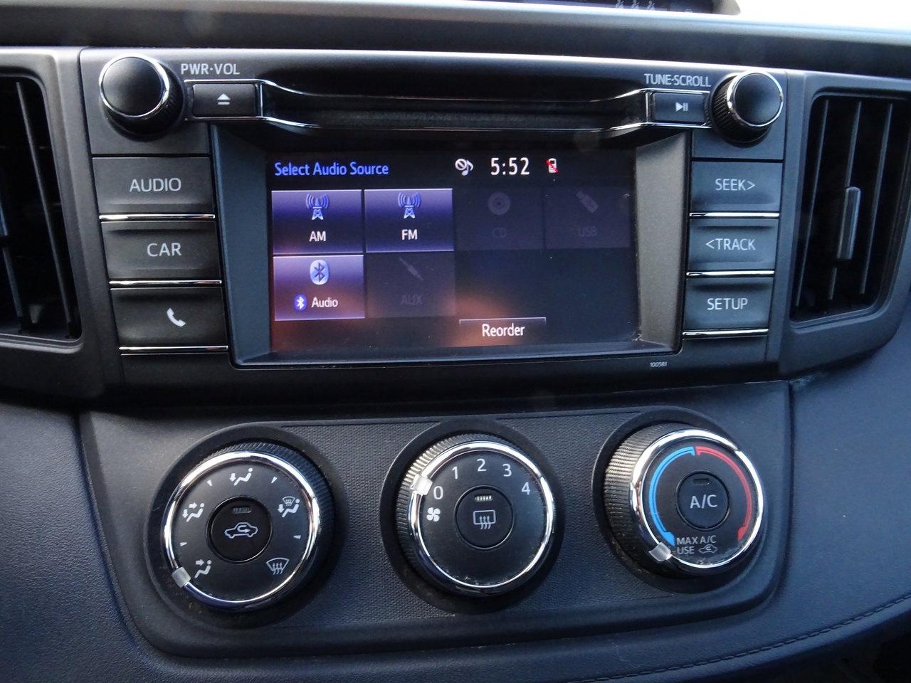 2018 Toyota RAV4 LE Photo
