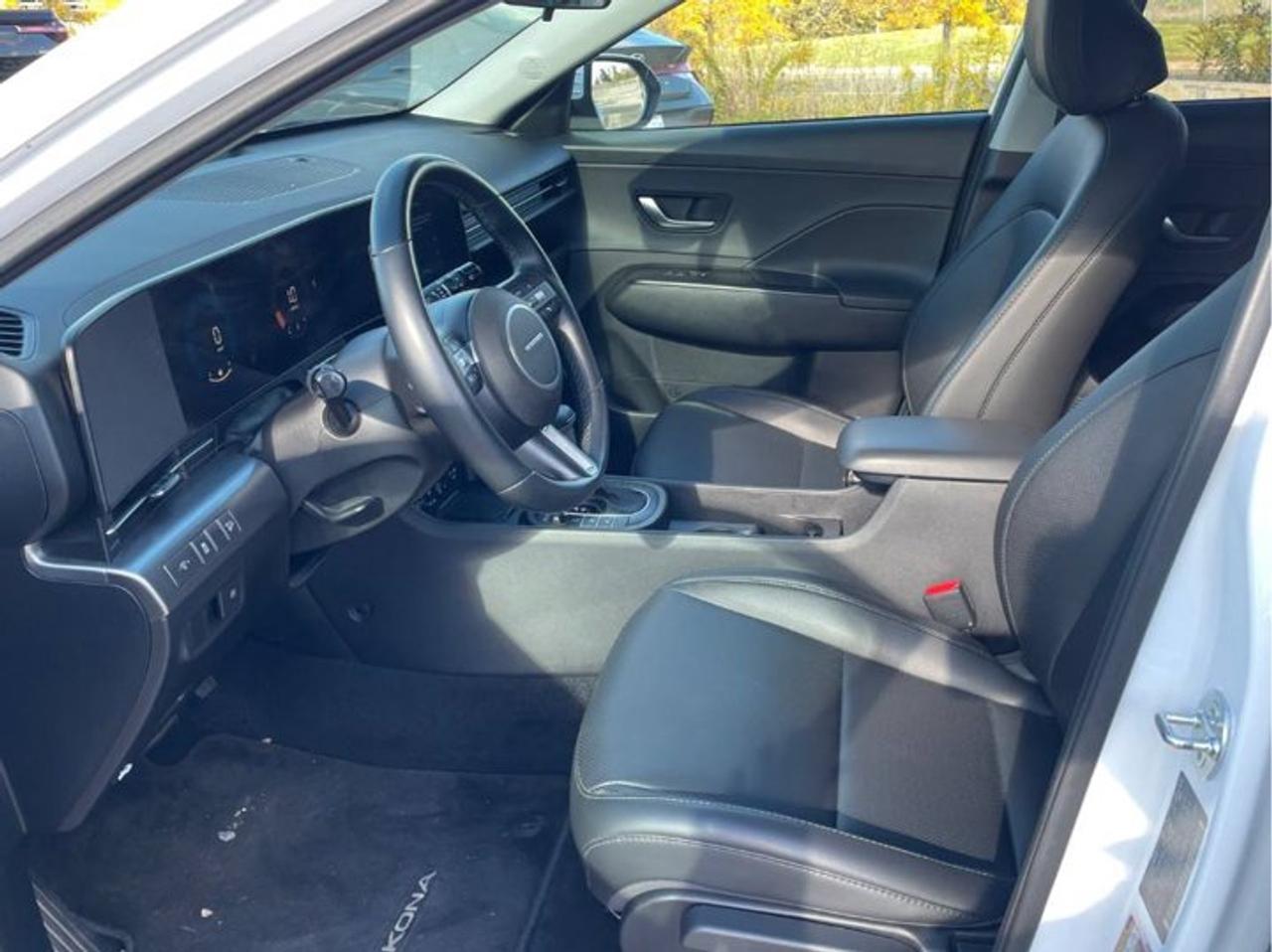 2025 Hyundai KONA Preferred Trend AWD | Leather | Sunroof | Heated Seats + Steering | Remote Start | and More ! Photo