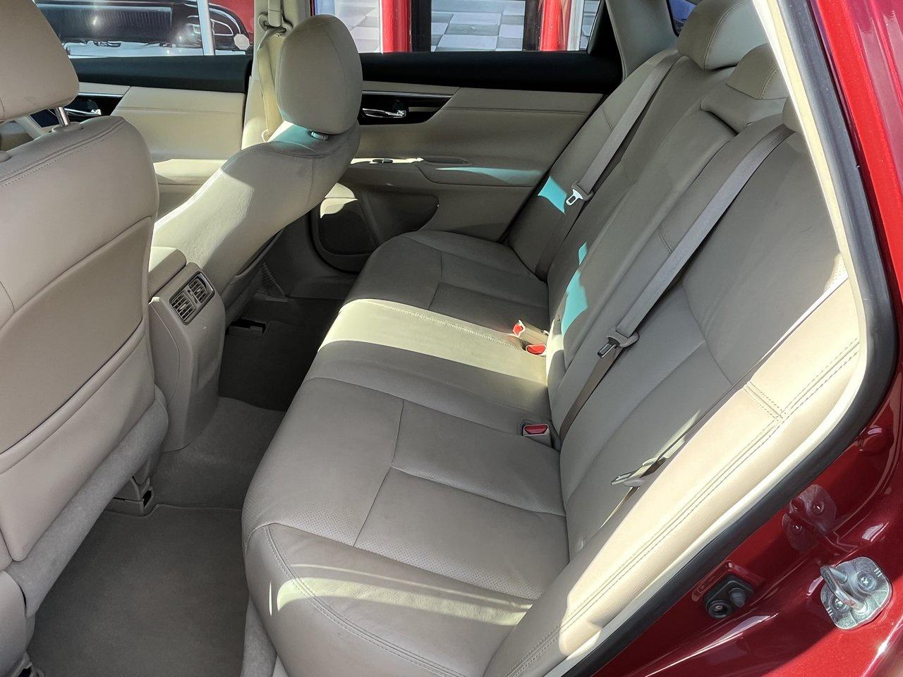 2013 Nissan Altima SL Photo