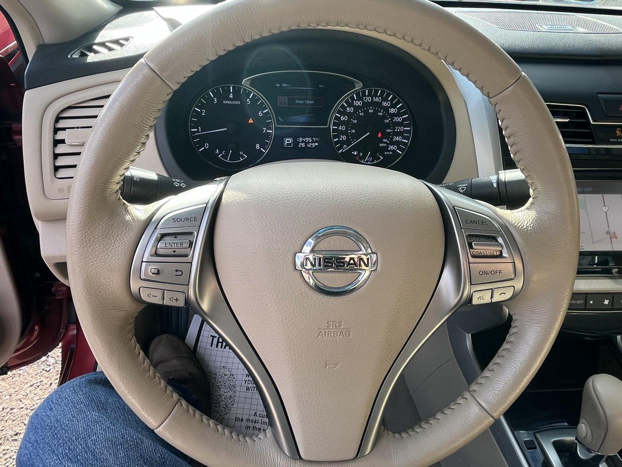 2013 Nissan Altima SL Photo