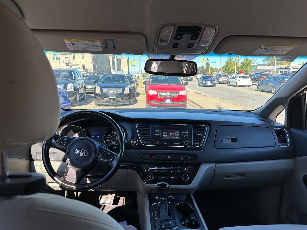 2016 Kia Sedona mini van - Photo #15