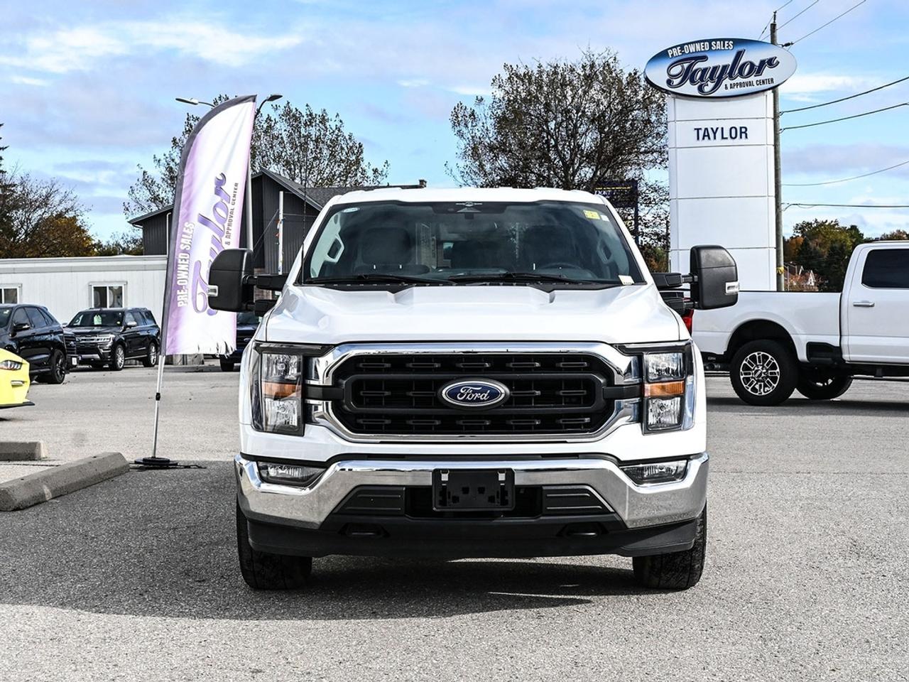 2023 Ford F-150 XLT Photo3