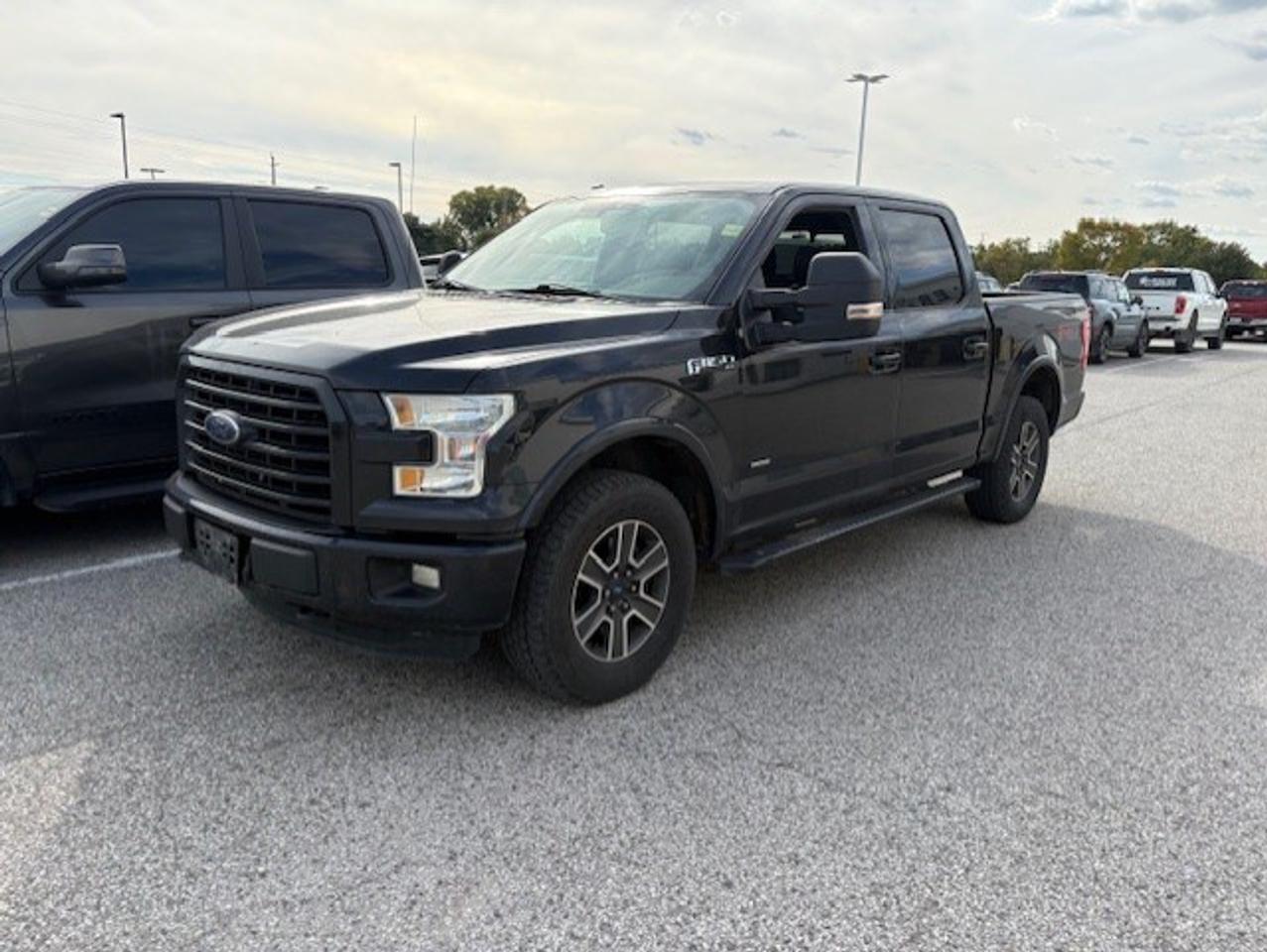 2015 Ford F-150 4WD SUPERCREW 145" XLT Photo0