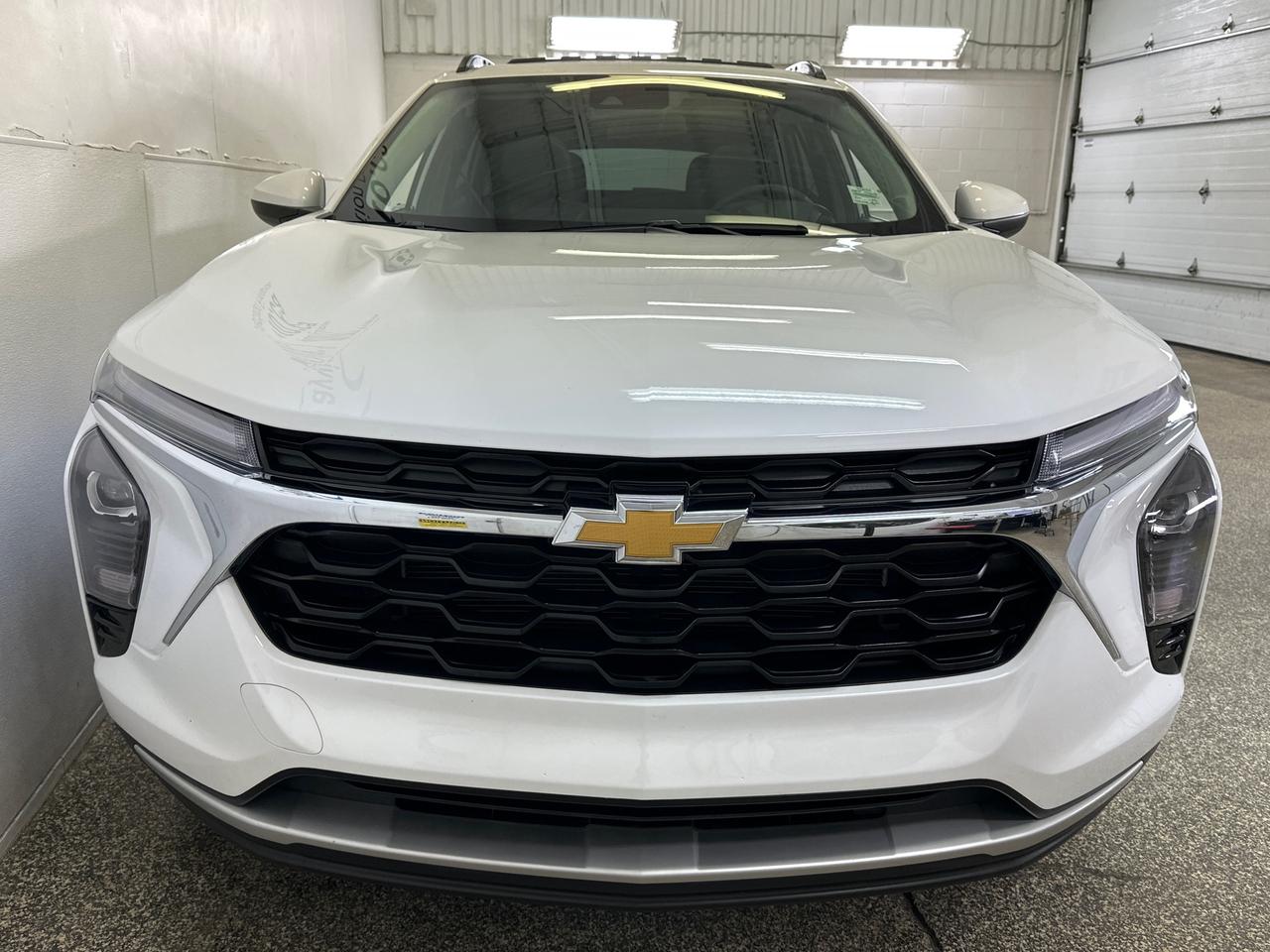 2025 Chevrolet Trax LT/SUNROOF/26KM/OFF 1 OWNER GMAC LEASE! Photo