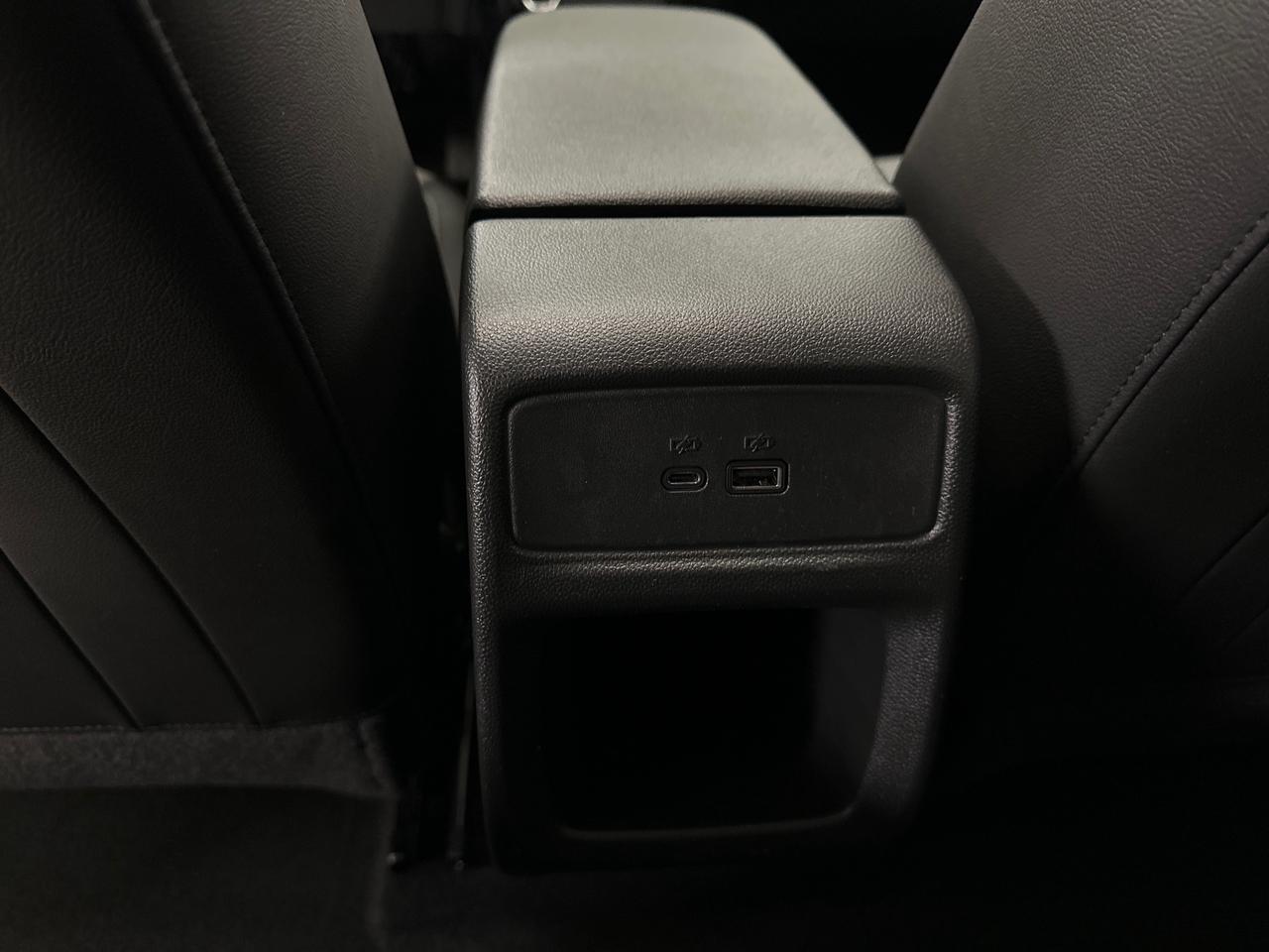 2025 Chevrolet Trax LT/SUNROOF/26KM/OFF 1 OWNER GMAC LEASE! Photo