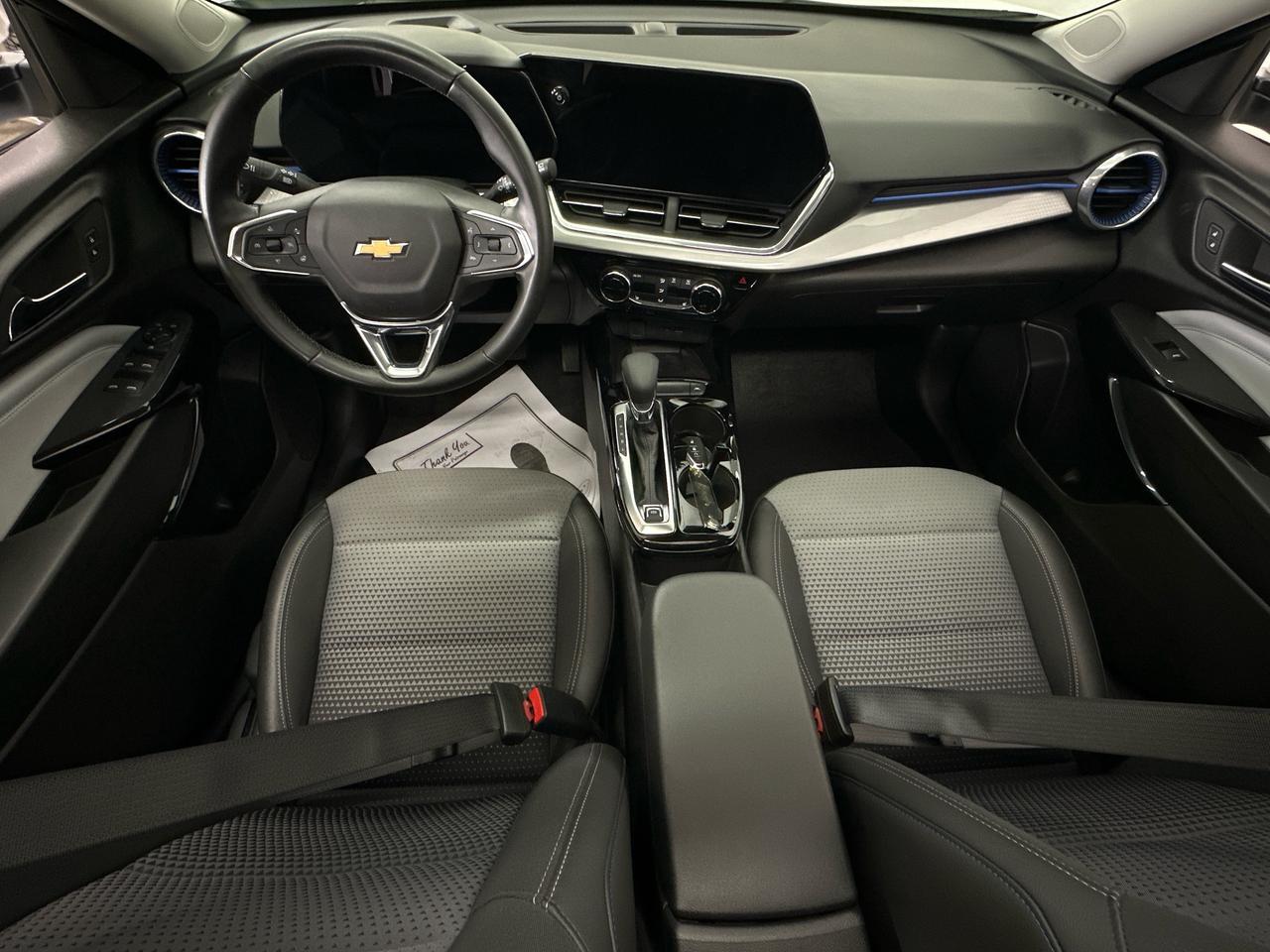 2025 Chevrolet Trax LT/SUNROOF/26KM/OFF 1 OWNER GMAC LEASE! Photo
