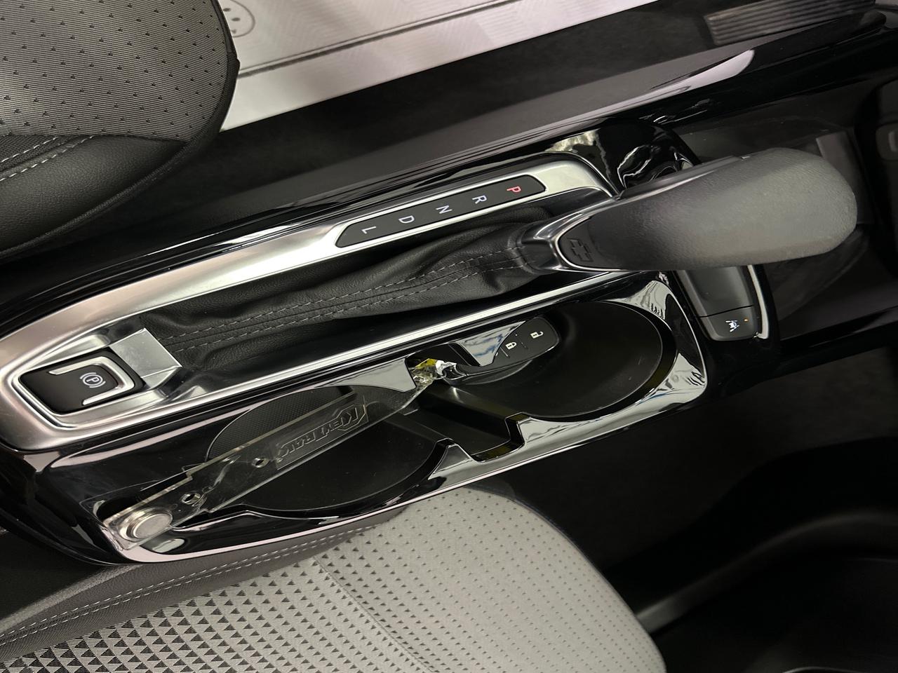 2025 Chevrolet Trax LT/SUNROOF/26KM/OFF 1 OWNER GMAC LEASE! Photo
