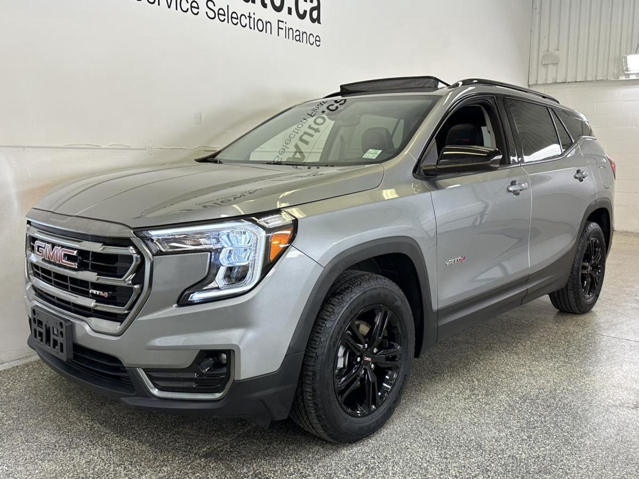 2024 GMC Terrain AT4/AWD/PANOROOF/LEATHER/NAVI/1 OWNER LEASE RETURN! Photo2