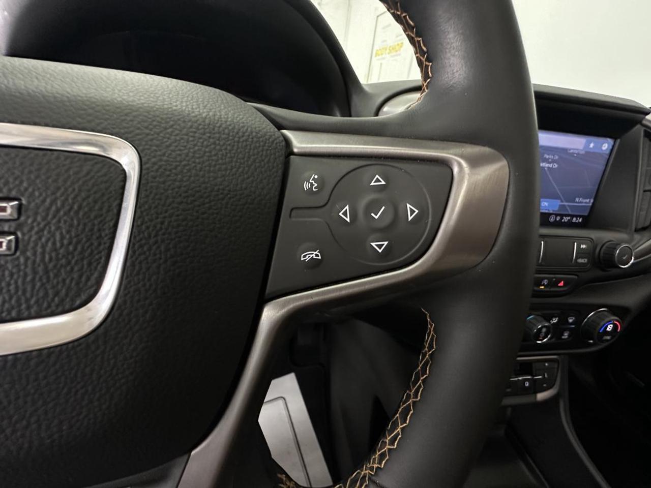 2024 GMC Terrain AT4/AWD/PANOROOF/LEATHER/NAVI/1 OWNER LEASE RETURN! Photo