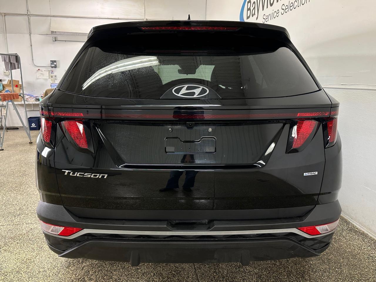 2024 Hyundai Tucson Preferred PREFERRED/AWD/NAVI/32KM/OFF 1 OWNER HYUNDAI LEASE! Photo