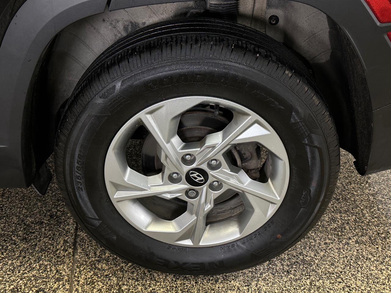 2024 Hyundai Tucson Preferred PREFERRED/AWD/NAVI/32KM/OFF 1 OWNER HYUNDAI LEASE! Photo