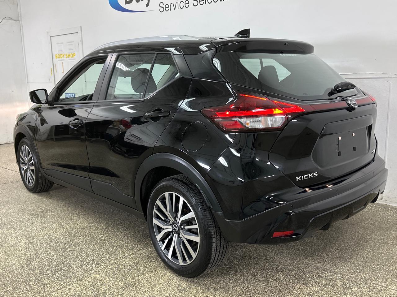 2024 Nissan Kicks SV/20KM/OFF 1 OWNER NISSAN LEASE! Photo4