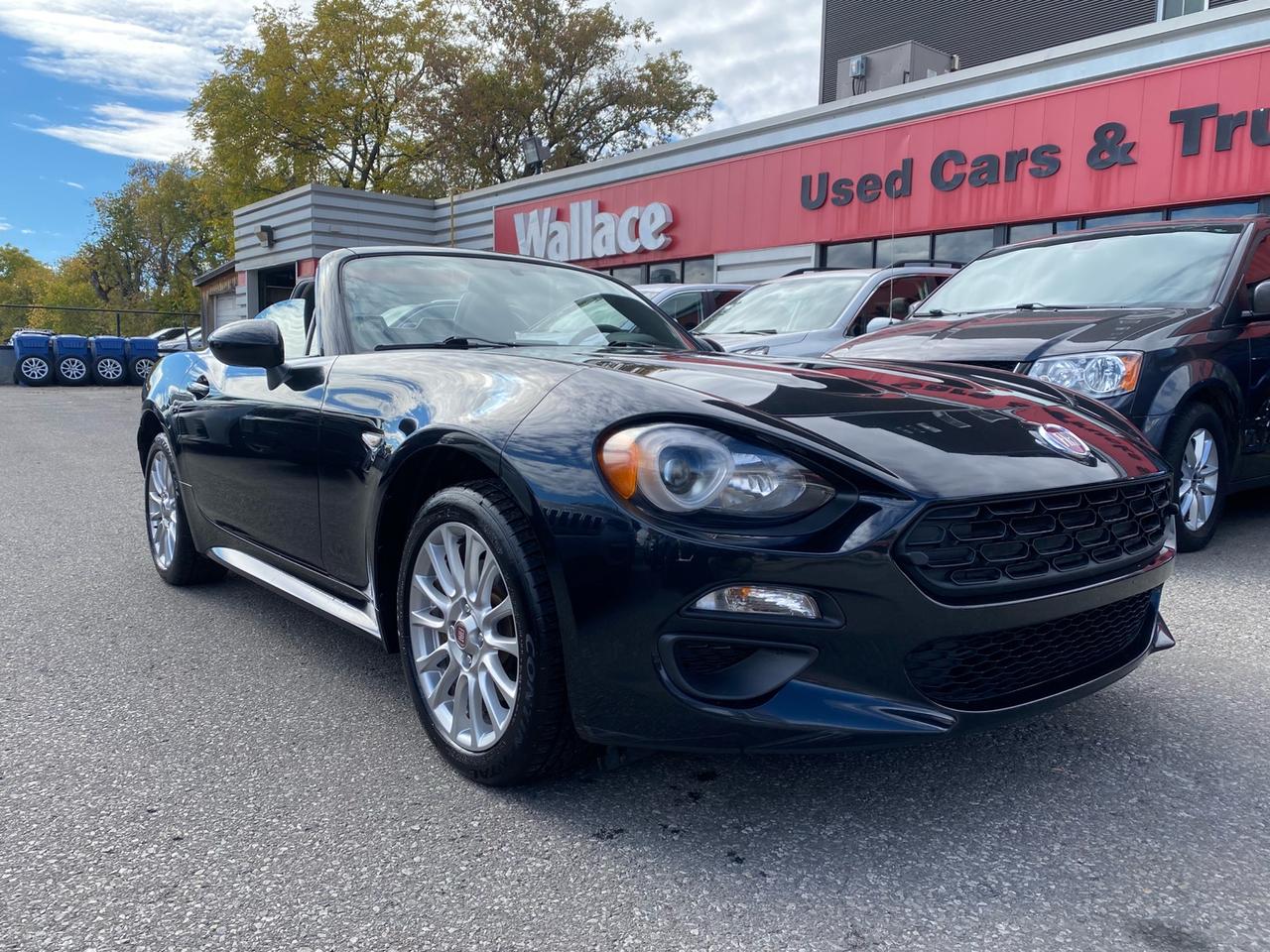 2017 Fiat 124 Spider Classica | Bluetooth Photo0