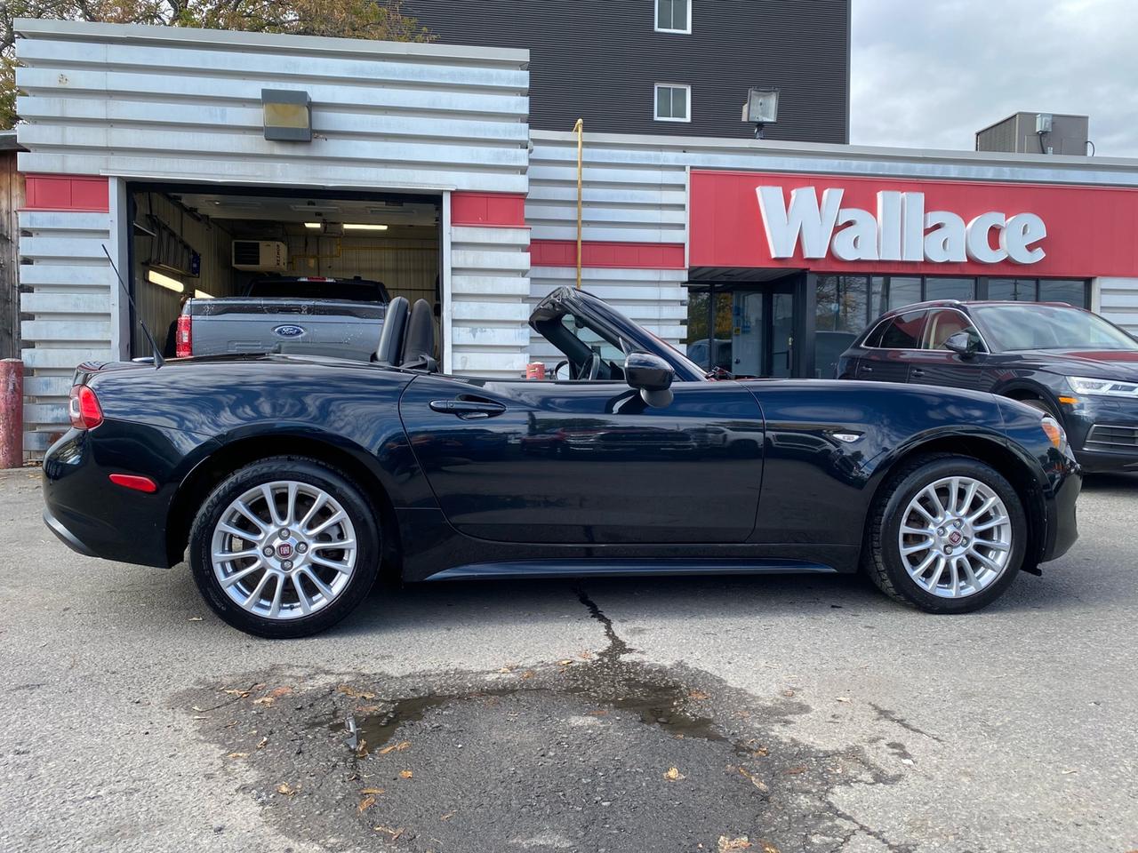 2017 Fiat 124 Spider Classica | Bluetooth Photo