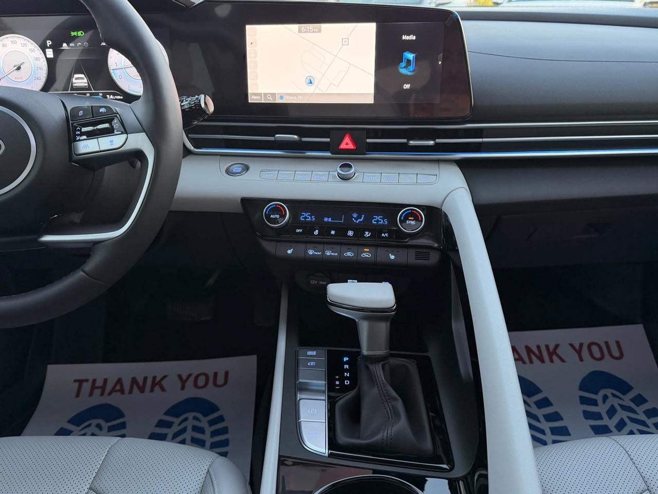 2026 Hyundai Elantra Luxury Photo