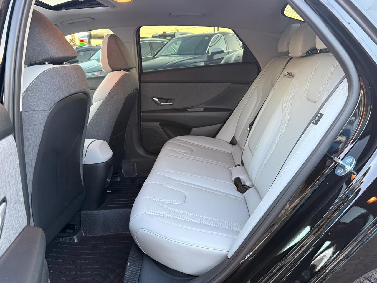 2026 Hyundai Elantra Luxury Photo