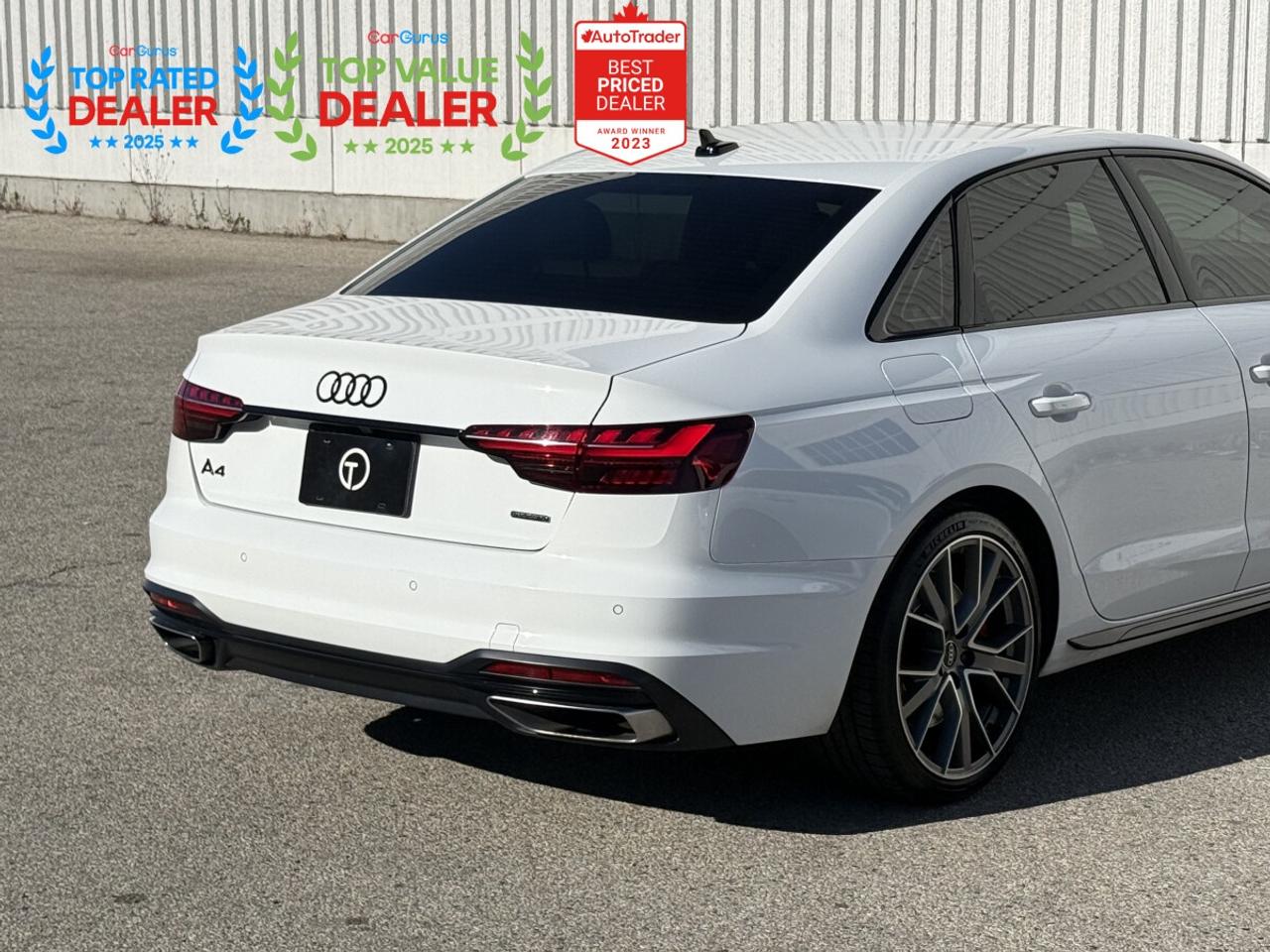 2022 Audi A4 PROGRESSIV S-LINE BLACK OPTICS | AMBIENT LIGHTING | SUNROOF | LOADED Photo