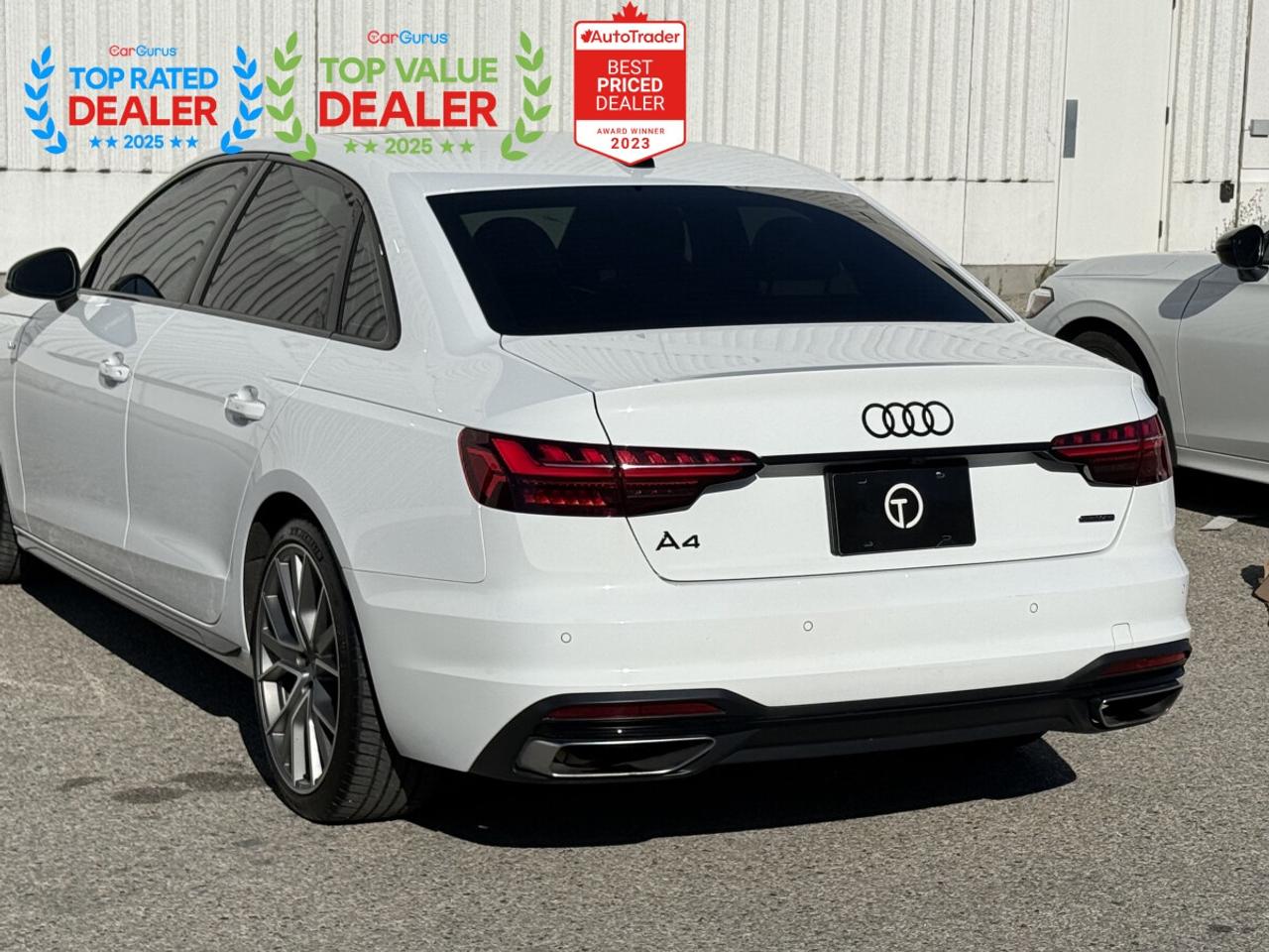 2022 Audi A4 PROGRESSIV S-LINE BLACK OPTICS | AMBIENT LIGHTING | SUNROOF | LOADED Photo