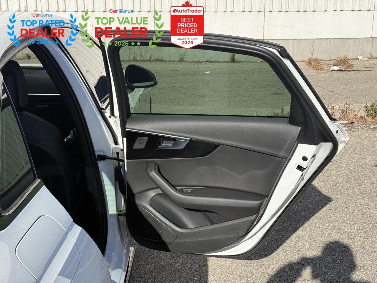 2022 Audi A4 PROGRESSIV S-LINE BLACK OPTICS | AMBIENT LIGHTING | SUNROOF | LOADED Photo