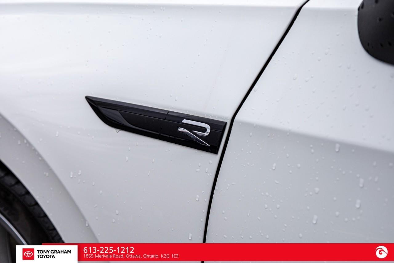 2024 Volkswagen Golf R Photo