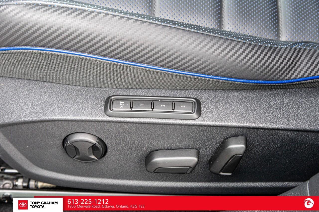 2024 Volkswagen Golf R Photo