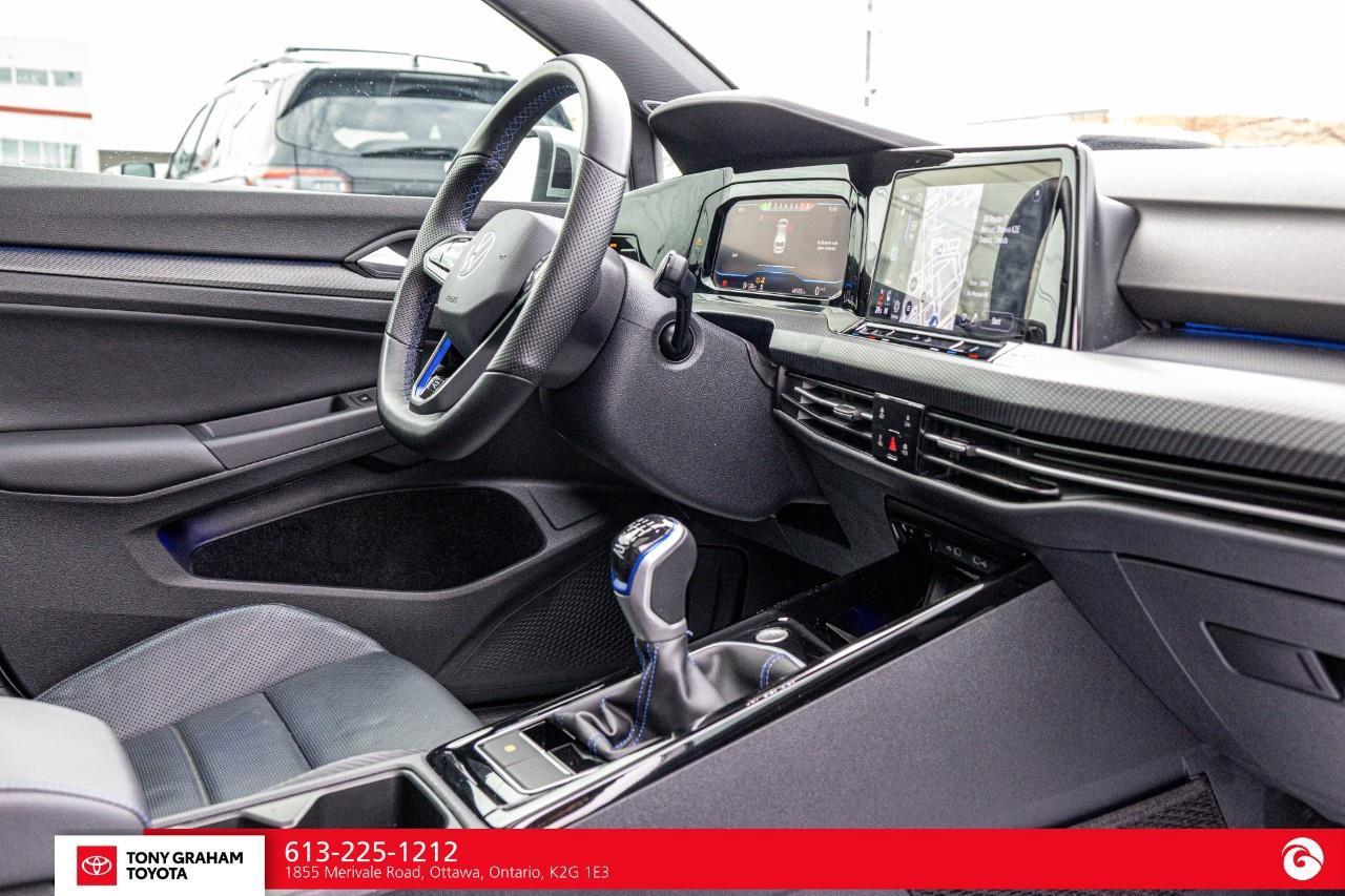 2024 Volkswagen Golf R Photo
