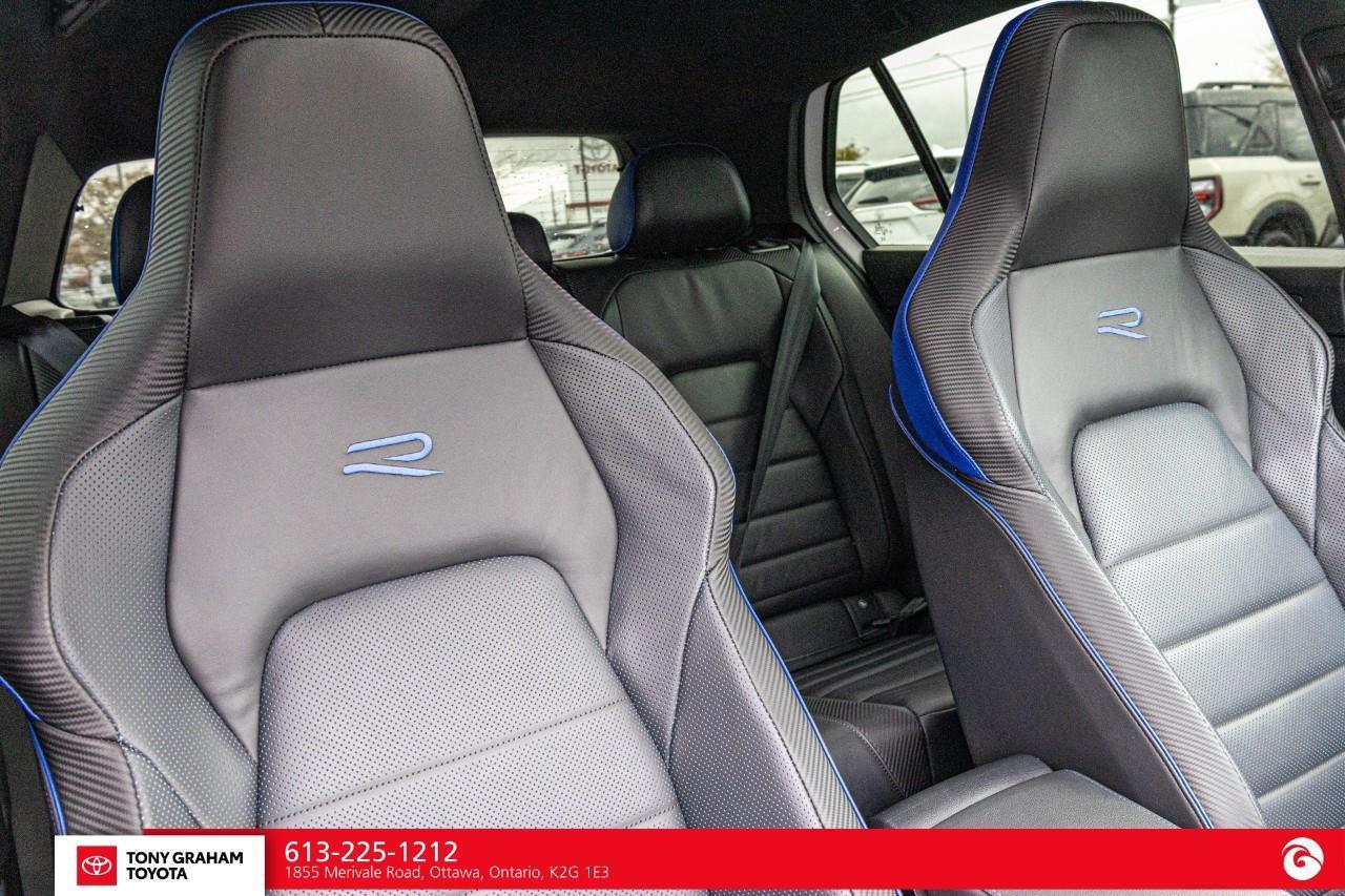 2024 Volkswagen Golf R Photo