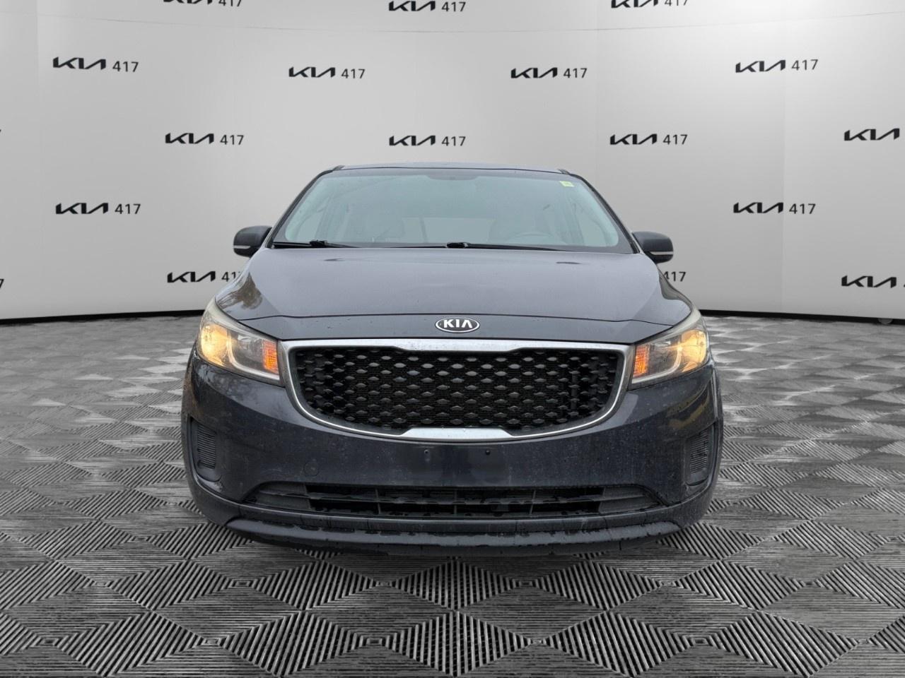 2017 Kia Sedona 4dr Wgn L Photo