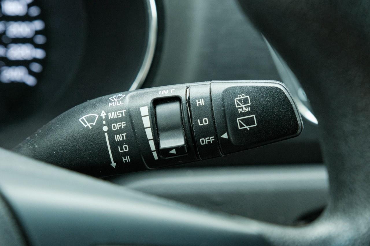 2017 Kia Sedona 4dr Wgn L Photo