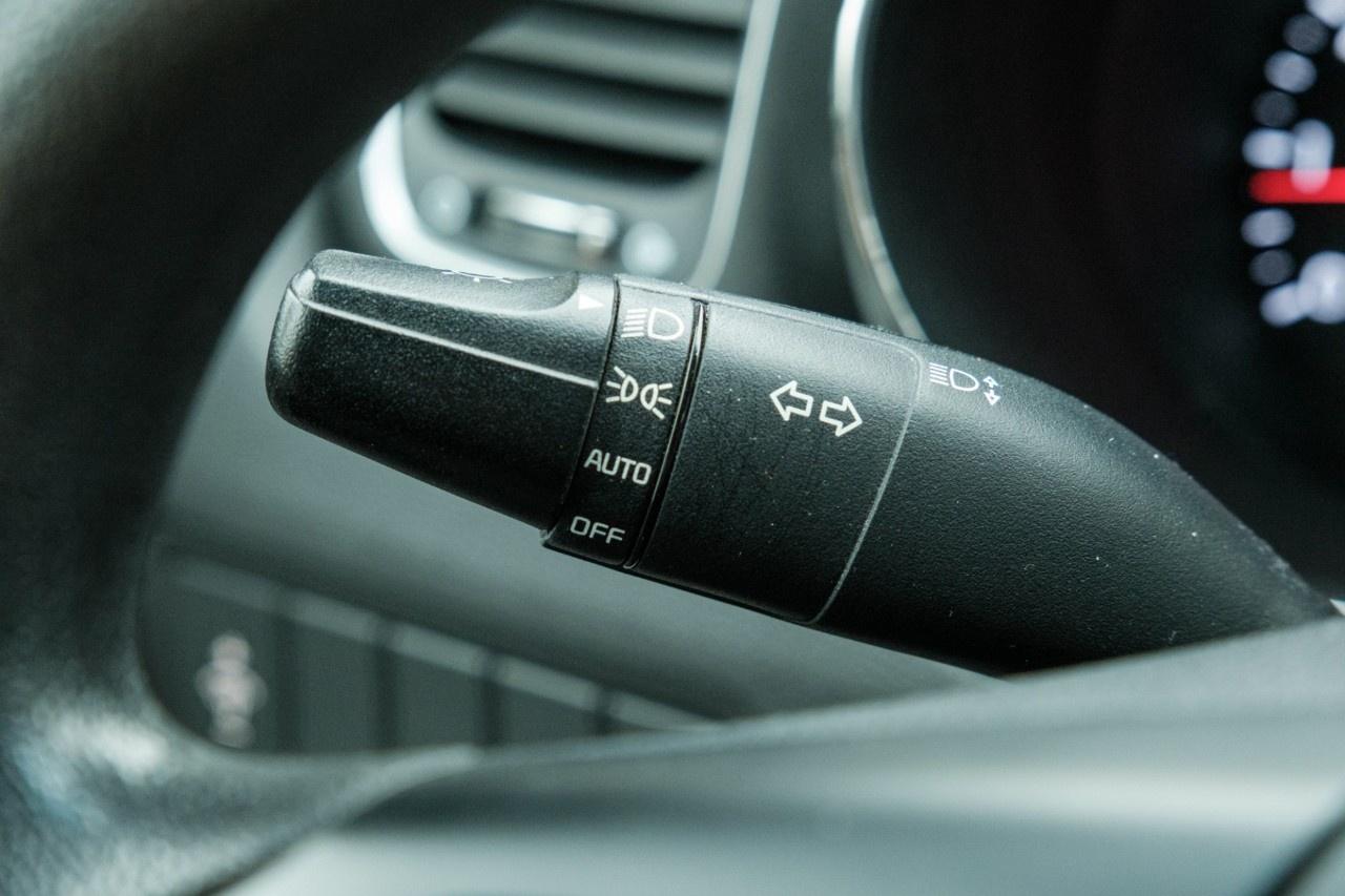 2017 Kia Sedona 4dr Wgn L Photo
