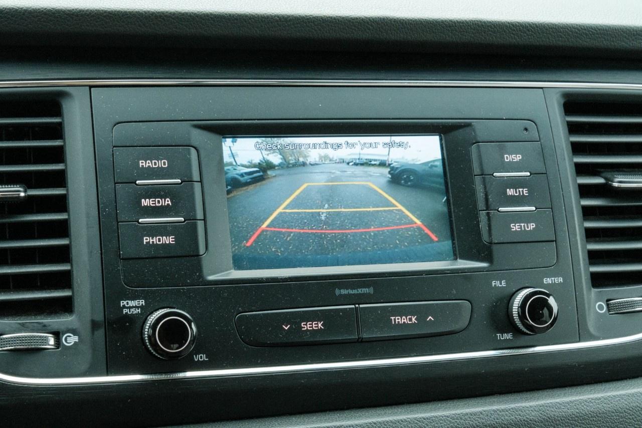 2017 Kia Sedona 4dr Wgn L Photo