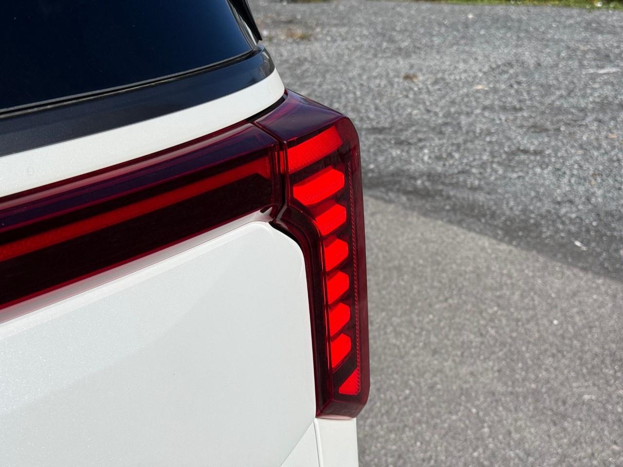 2027 Kia Carnival SX FWD Photo