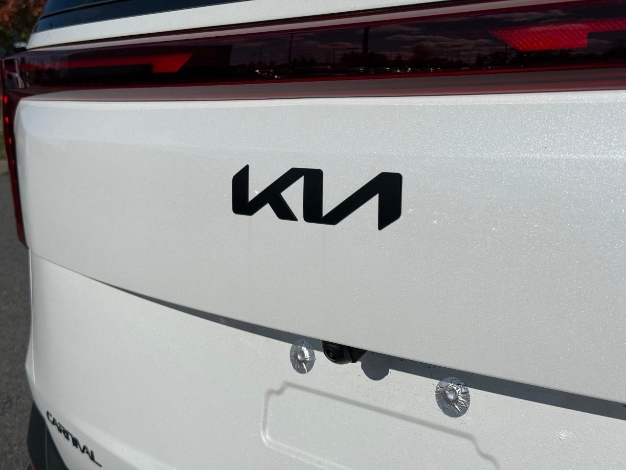 2027 Kia Carnival SX FWD Photo