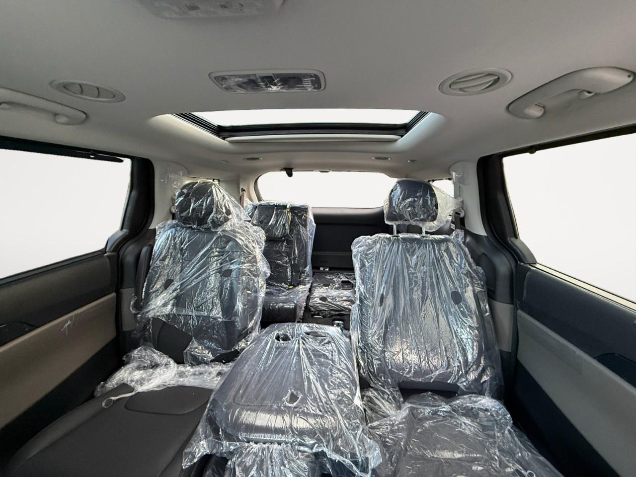 2027 Kia Carnival SX FWD Photo
